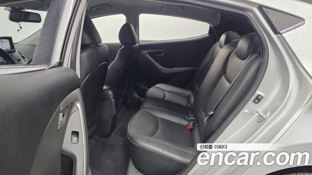 Hyundai AVANTE 2014 — photo 12
