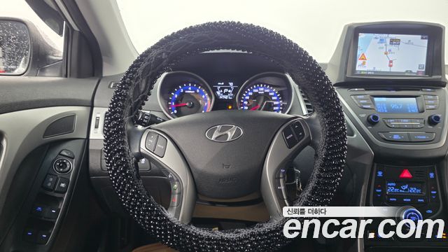 Hyundai AVANTE 2014 — photo 13
