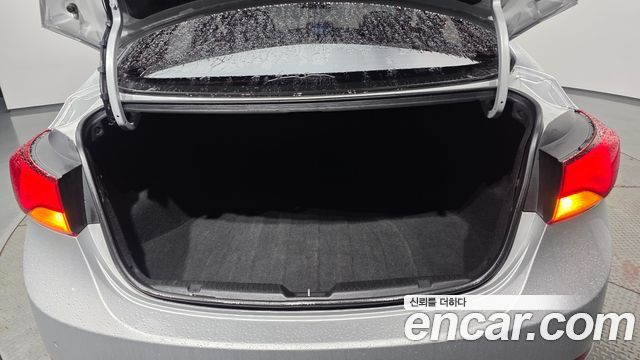 Hyundai AVANTE 2014 — photo 15