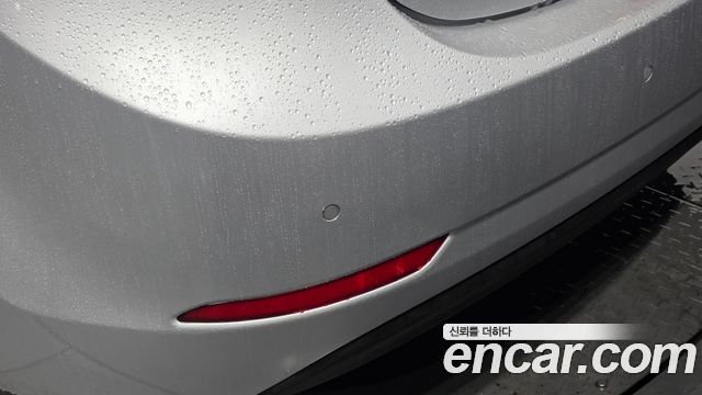 Hyundai AVANTE 2014 — photo 17