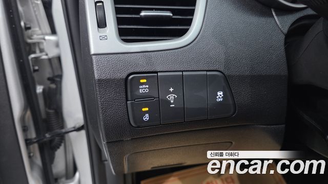 Hyundai AVANTE 2014 — photo 19