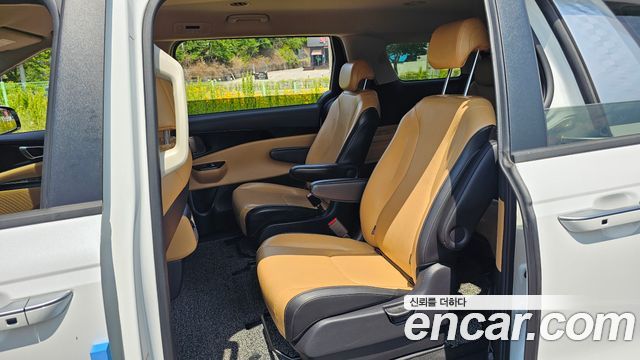 Kia Canival 2021 — photo 12