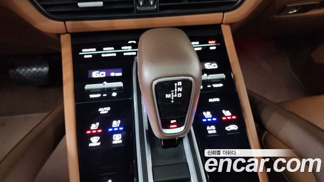Porsche Cayenne 2020 — photo 12