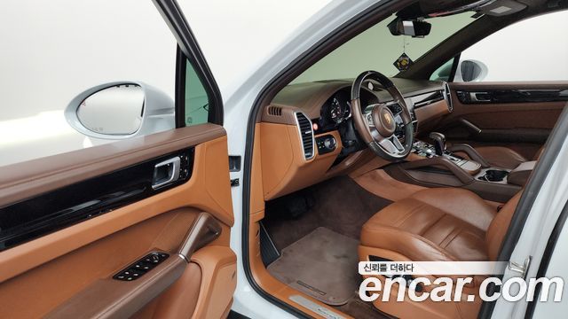 Porsche Cayenne 2020 — photo 13