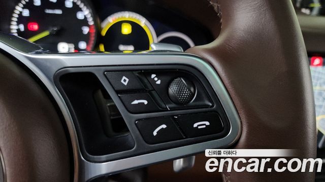 Porsche Cayenne 2020 — photo 22