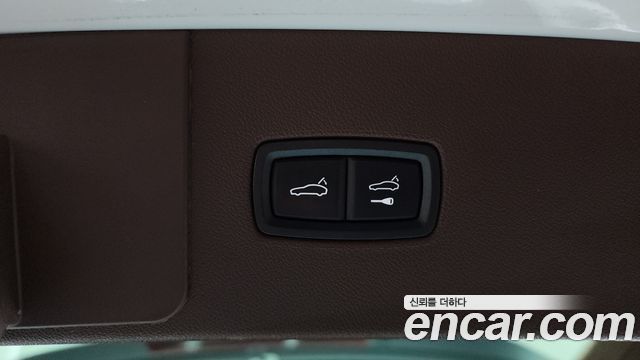 Porsche Cayenne 2020 — photo 25