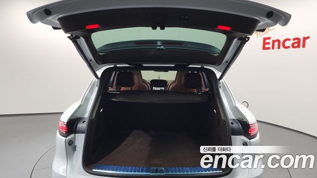 Porsche Cayenne 2020 — photo 26