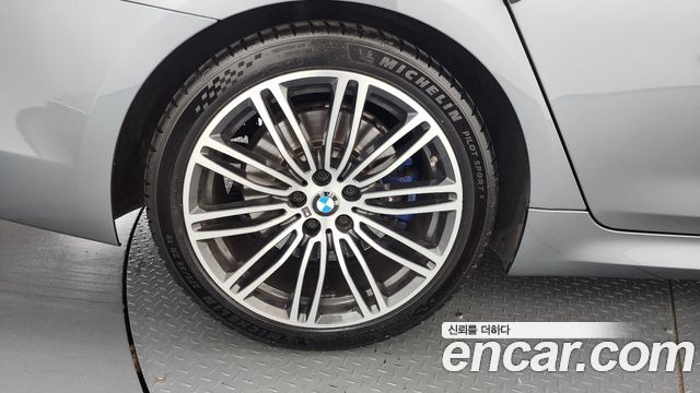 BMW 5-Series 2019 — photo 5