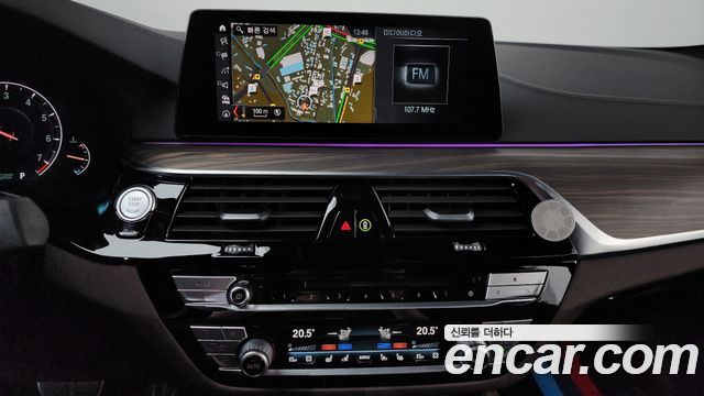 BMW 5-Series 2019 — photo 18