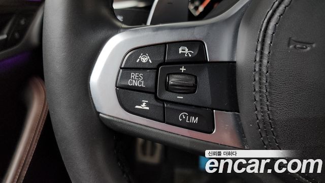 BMW 5-Series 2019 — photo 21