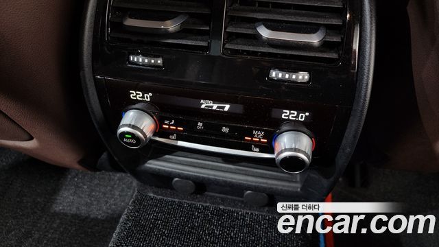 BMW 5-Series 2019 — photo 26