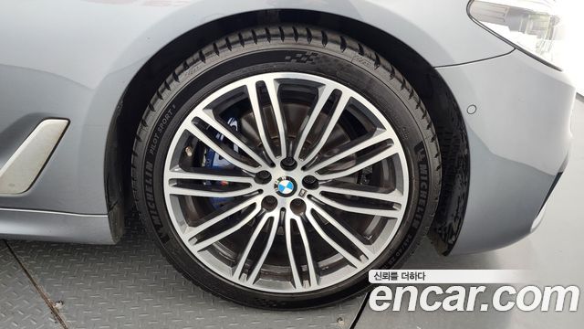 BMW 5-Series 2019 — photo 7