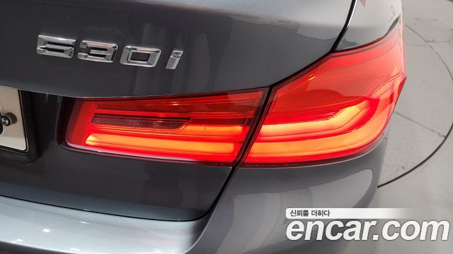 BMW 5-Series 2019 — photo 9