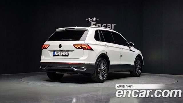 Volkswagen Tiguan 2024 — photo 2