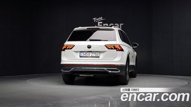 Volkswagen Tiguan 2024 — photo 4