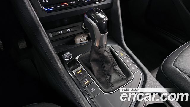 Volkswagen Tiguan 2024 — photo 9