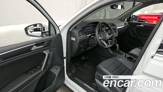 Volkswagen Tiguan 2024 — photo 10