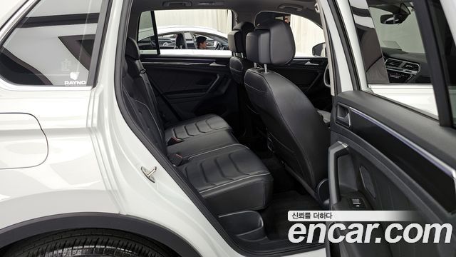Volkswagen Tiguan 2024 — photo 12
