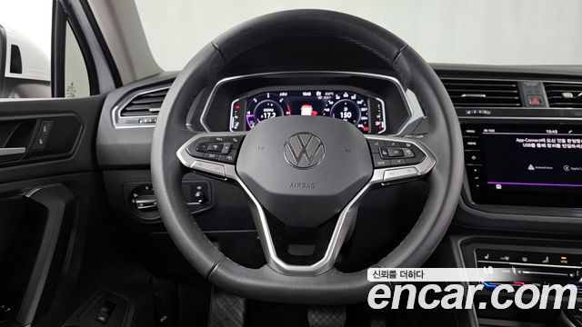 Volkswagen Tiguan 2024 — photo 13