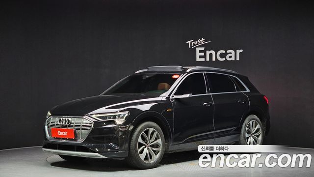 Audi e-tron 2020 — photo 1