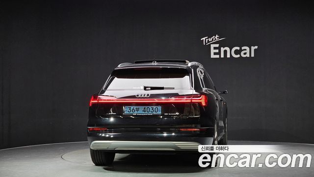 Audi e-tron 2020 — photo 4
