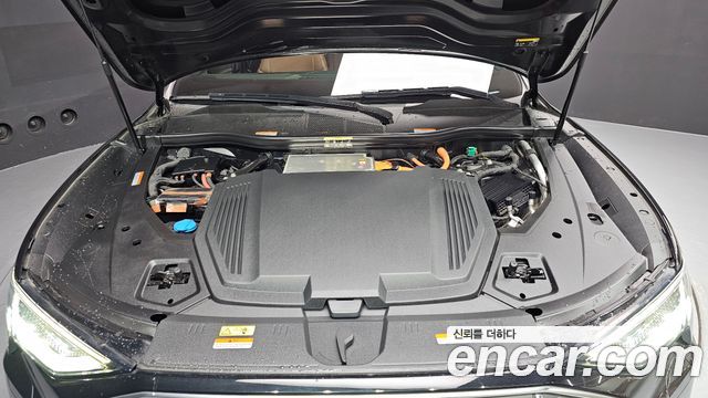 Audi e-tron 2020 — photo 6