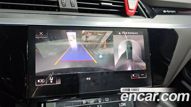 Audi e-tron 2020 — photo 15
