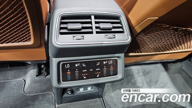 Audi e-tron 2020 — photo 20