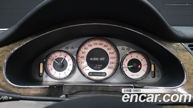 Mercedes-Benz CLS-Class 2009 — photo 8