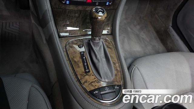 Mercedes-Benz CLS-Class 2009 — photo 9