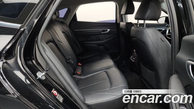 Hyundai Sonata 2022 — photo 17