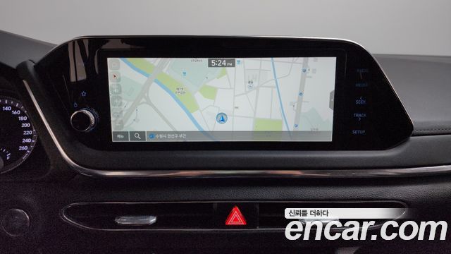 Hyundai Sonata 2022 — photo 19
