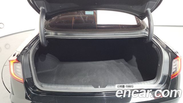 Hyundai Sonata 2022 — photo 25