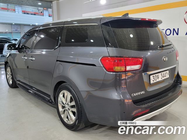 Kia Canival 2017 — photo 4