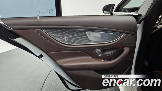 Mercedes-Benz CLS-Class 2020 — photo 15