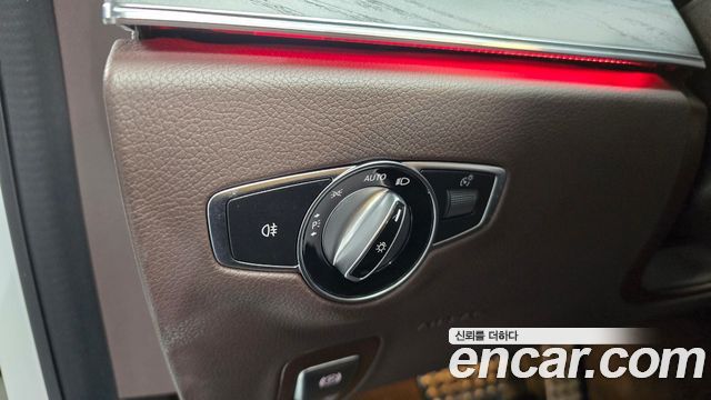 Mercedes-Benz CLS-Class 2020 — photo 27