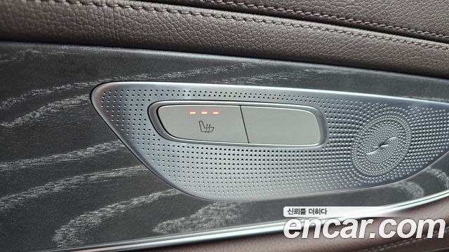 Mercedes-Benz CLS-Class 2020 — photo 30