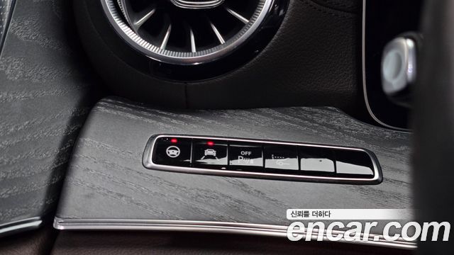Mercedes-Benz CLS-Class 2020 — photo 37