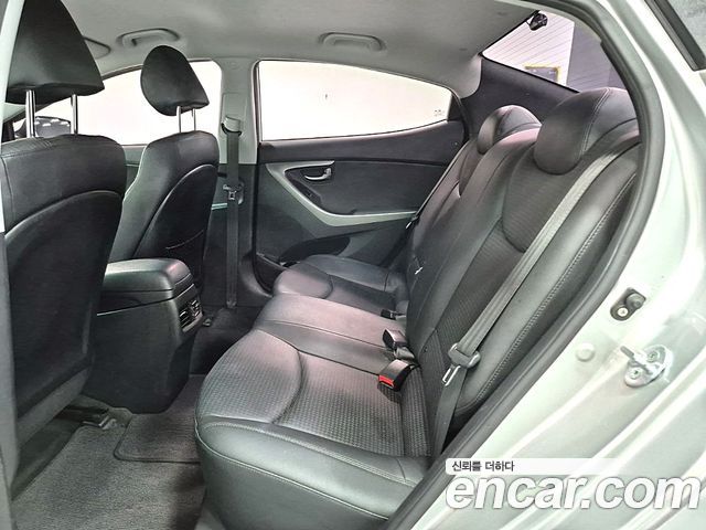 Hyundai AVANTE 2014 — photo 9