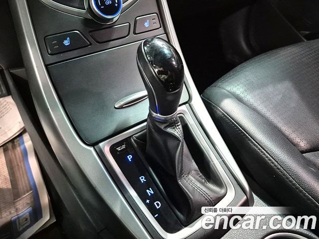 Hyundai AVANTE 2014 — photo 13