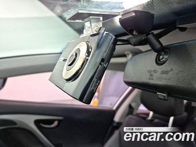 Hyundai AVANTE 2014 — photo 15