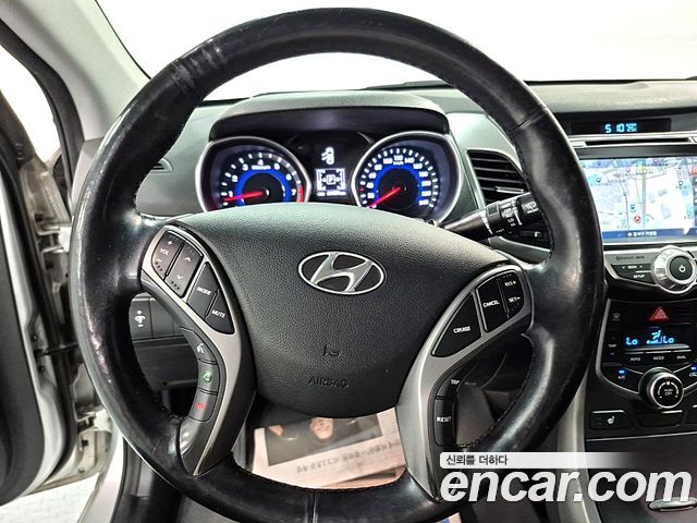 Hyundai AVANTE 2014 — photo 16