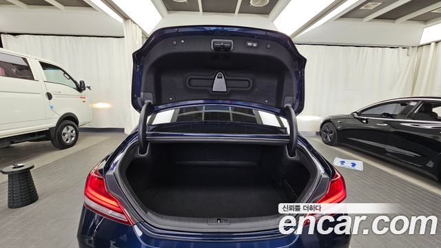 Genesis G70 2019 — photo 26