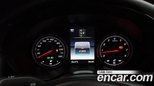 Mercedes-Benz GLC-Class 2019 — photo 11