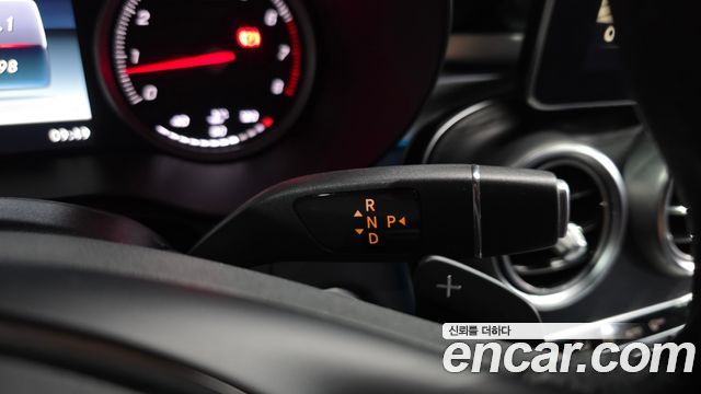 Mercedes-Benz GLC-Class 2019 — photo 12