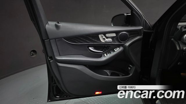 Mercedes-Benz GLC-Class 2019 — photo 14