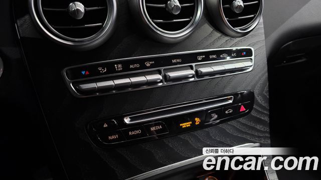 Mercedes-Benz GLC-Class 2019 — photo 27