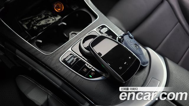 Mercedes-Benz GLC-Class 2019 — photo 28