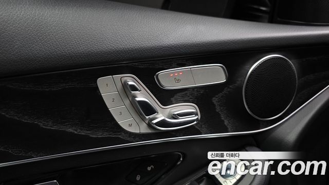 Mercedes-Benz GLC-Class 2019 — photo 29