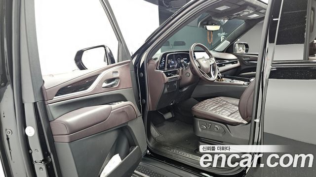 Cadillac Escalade 2023 — photo 10